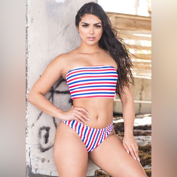 Striped Fourth of July set crop bikini with high-waist bottom - Picture 2 of 3